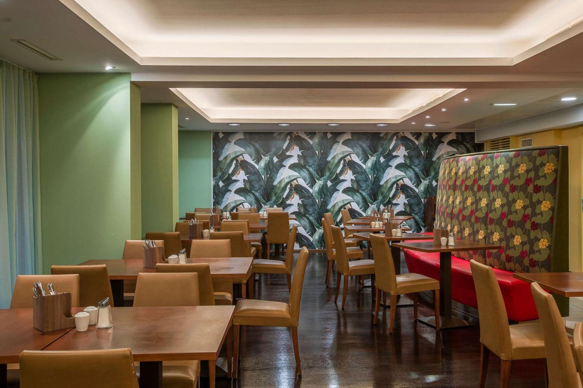 Courtyard By Marriott Schoenbrunn 4*