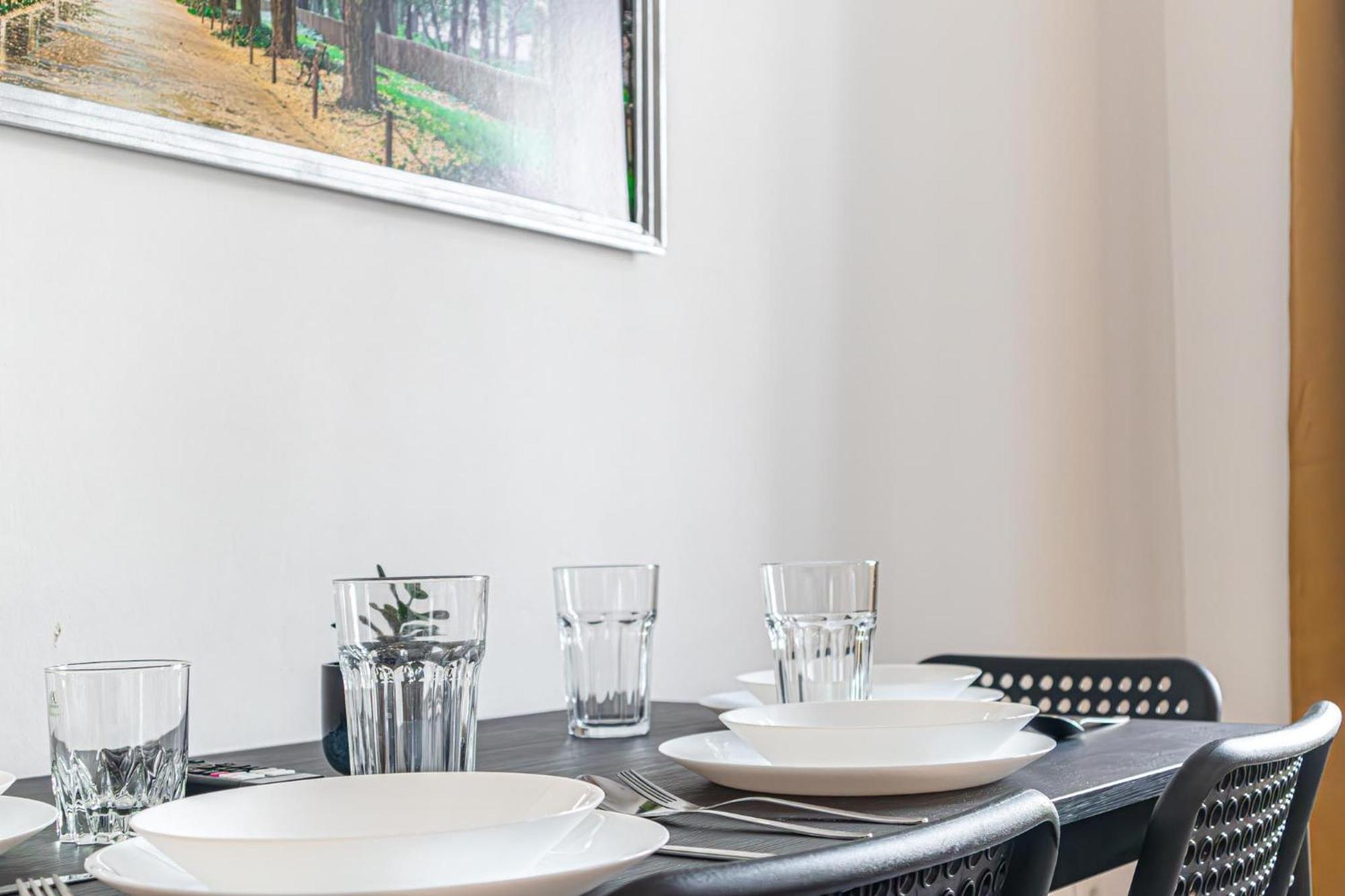 Neighboring 3 Apts.- Ideal For Families & Friends Apartment *