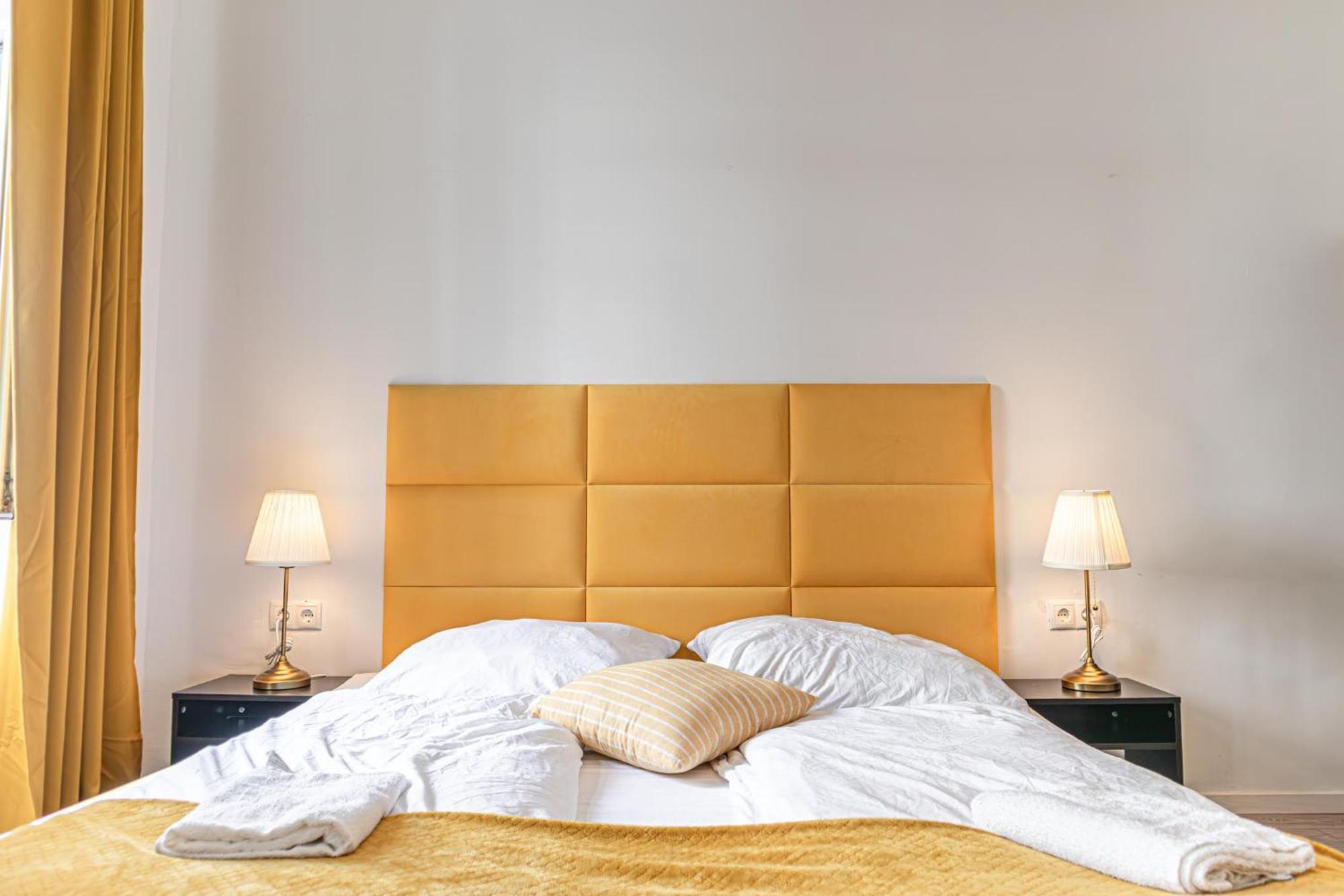 Neighboring 3 Apts.- Ideal For Families & Friends