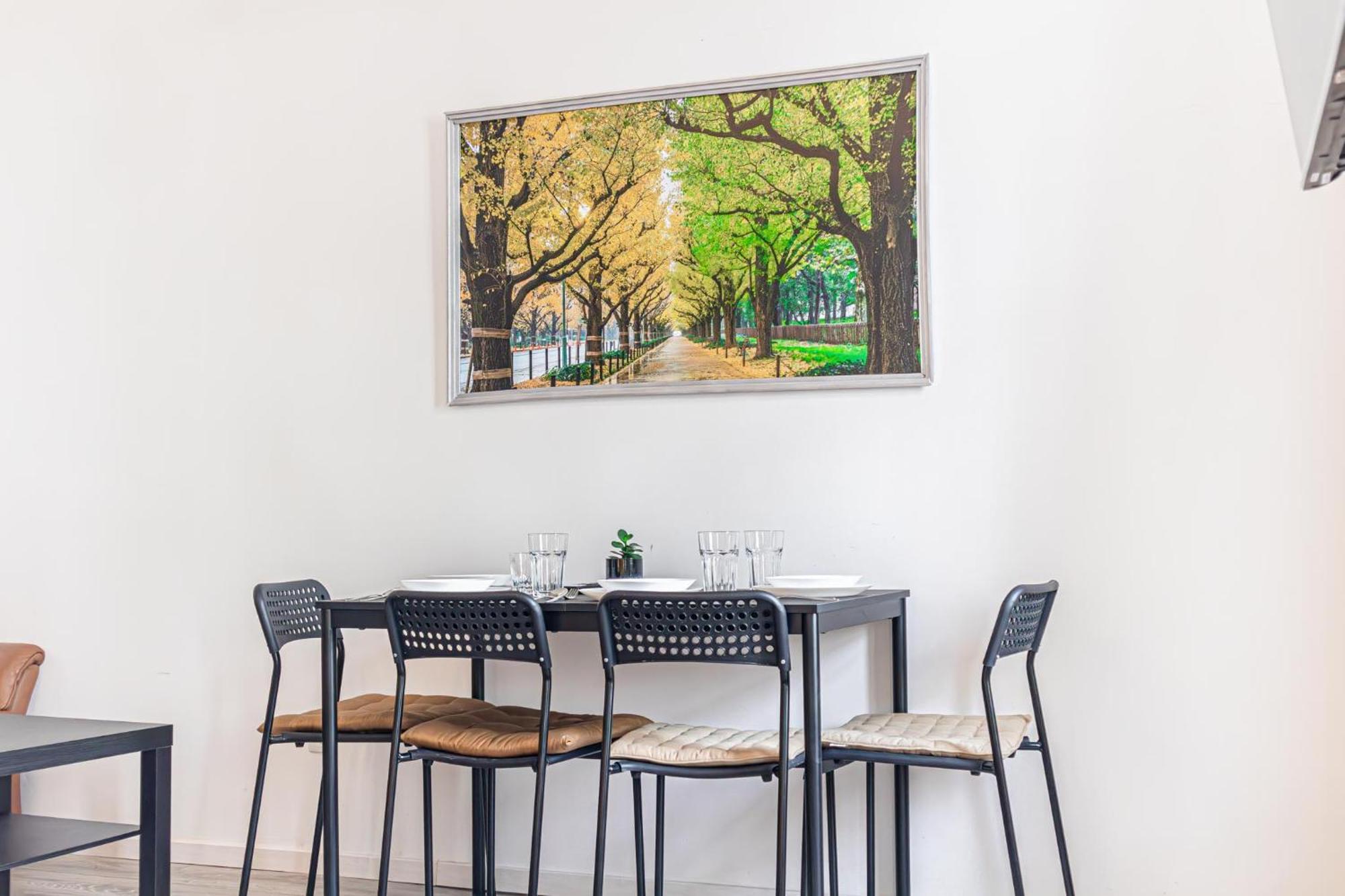 Neighboring 3 Apts.- Ideal For Families & Friends Apartment *