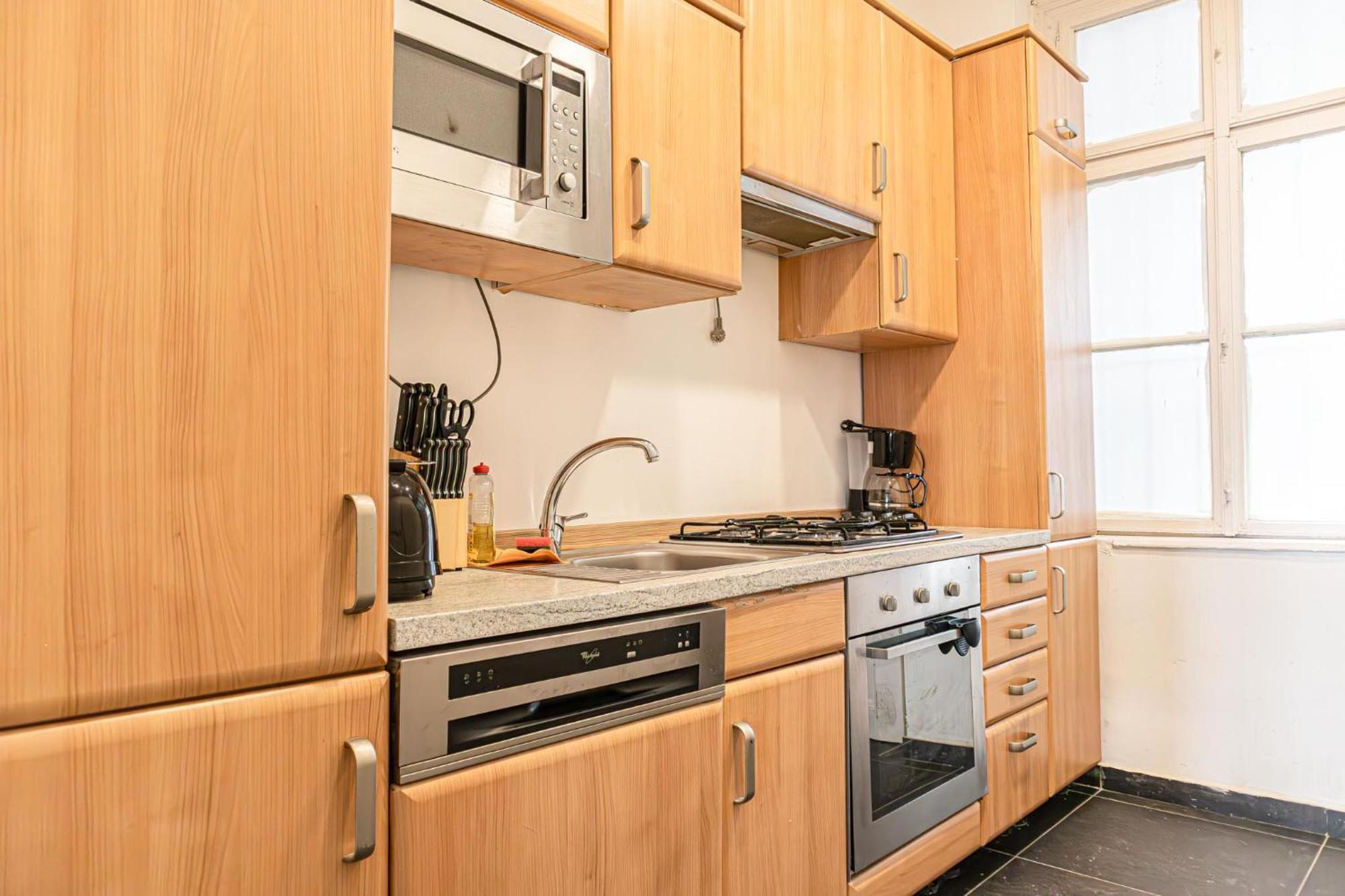 Neighboring 3 Apts.- Ideal For Families & Friends