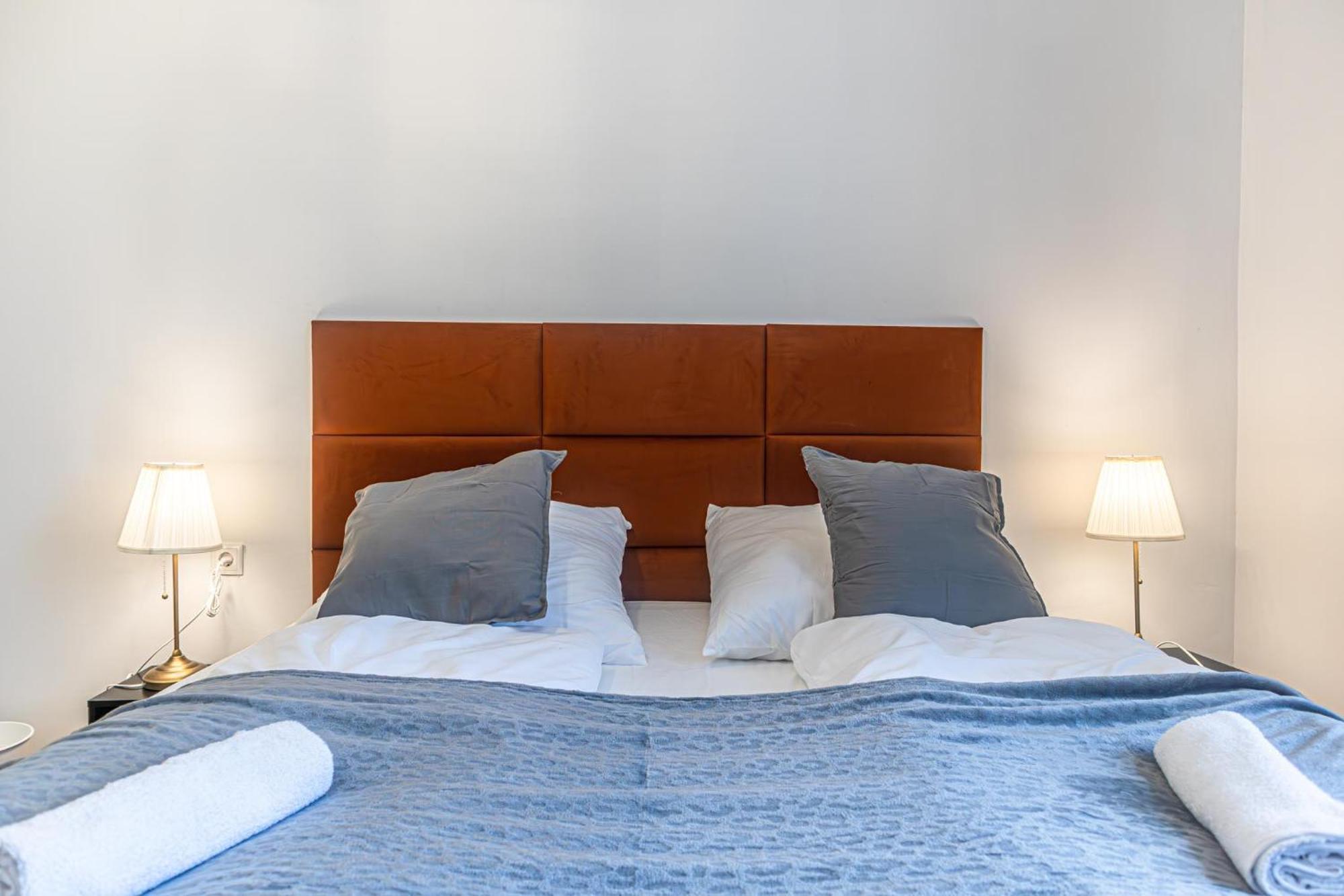 Pleasant 2br Apt- Near Train Station Hetzendorf Vienna
