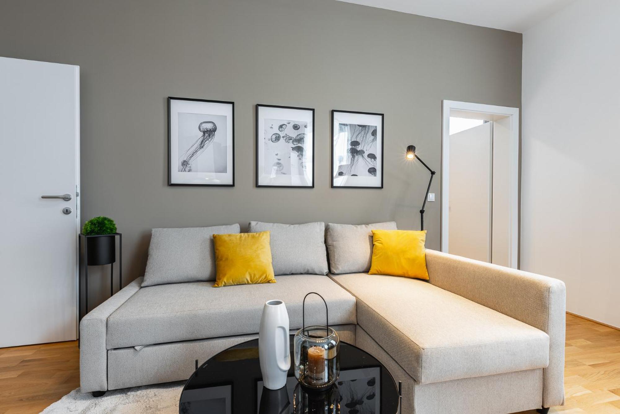Cosy Brand-new In A Calm Discrict Of Apartment *