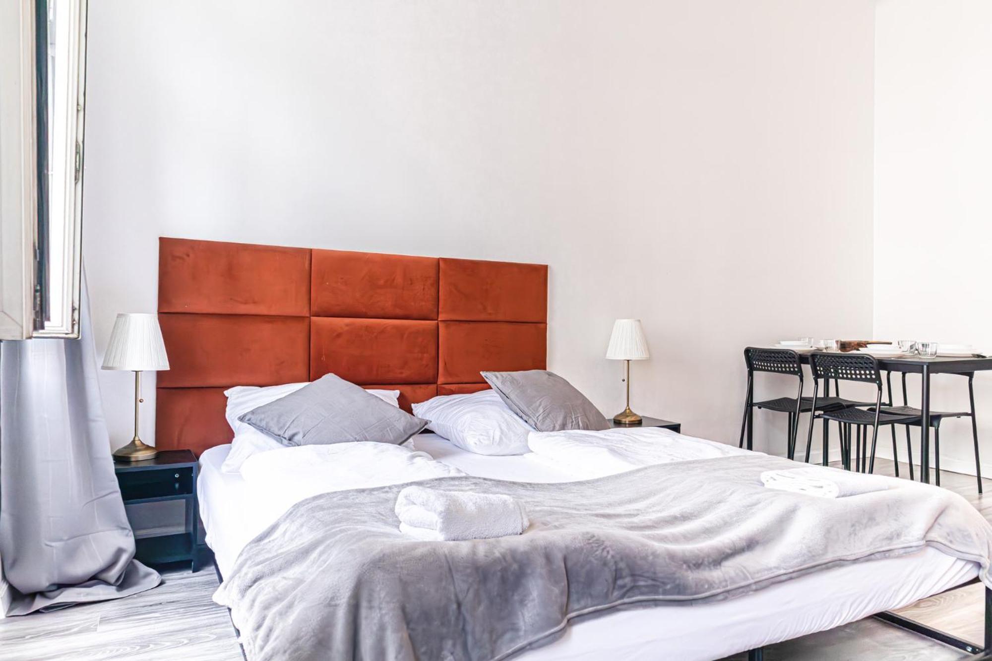 Apartment Charming 1br Apt- Near U6 Station Am Schoepfwerk