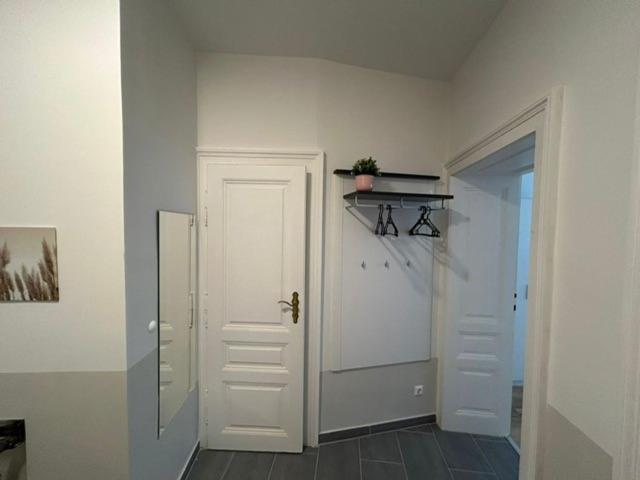 Paky 00207 Vienna