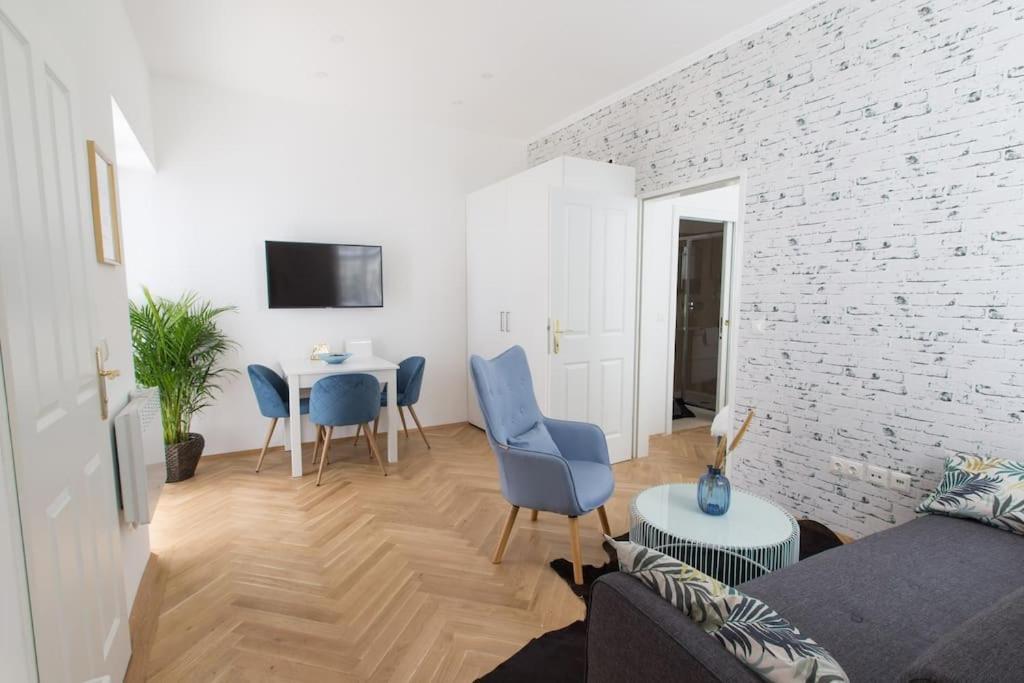 Apartment Comfort Mit Privater Terrasse I Levestate Wien