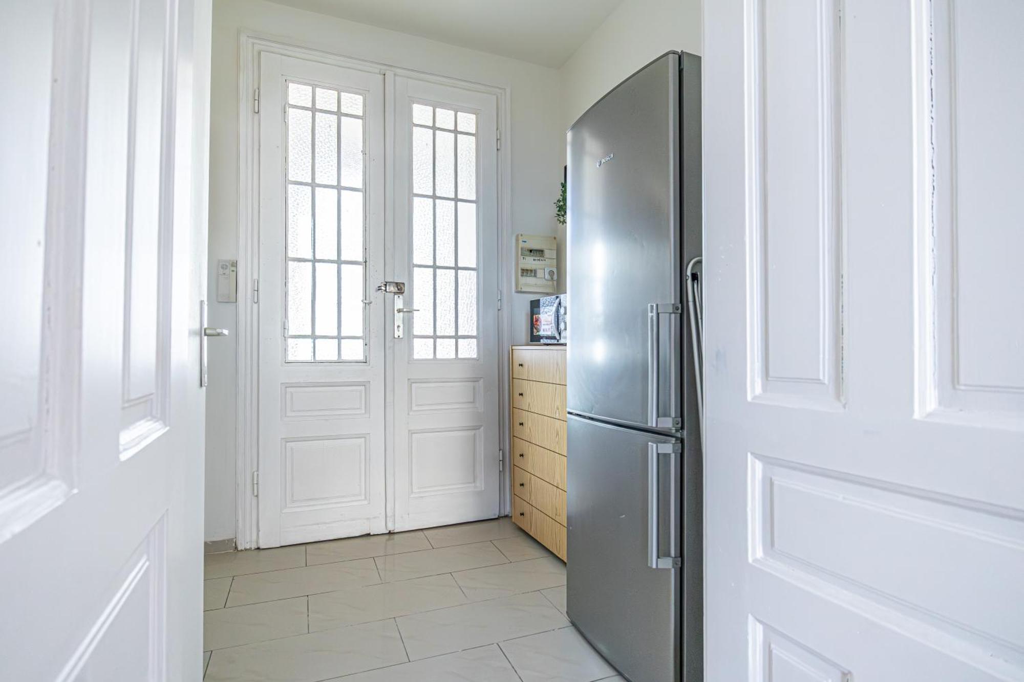 Chic: Spacious 2 Bedroom Hideaway With Local Flair *