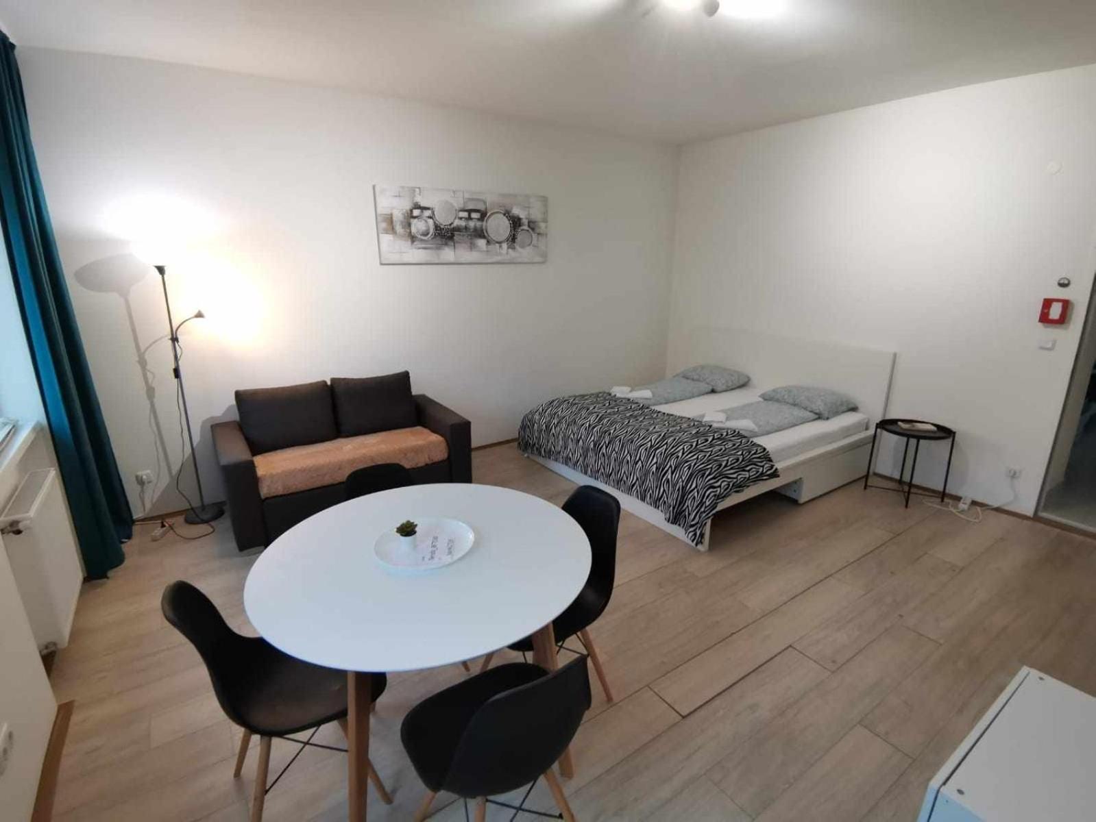 Metro 1 Min. Apartamento Viena