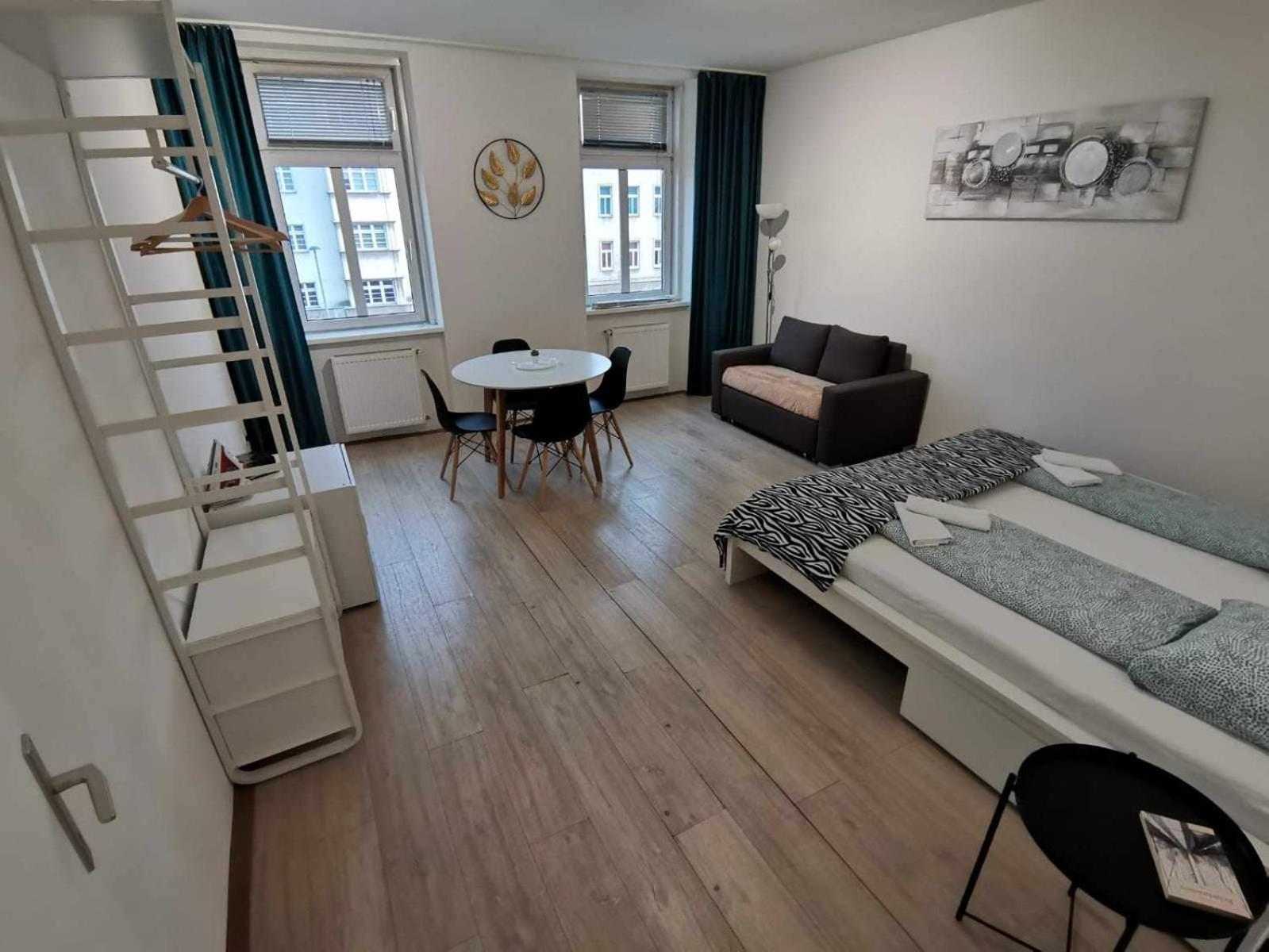 Metro 1 Min. Apartamento