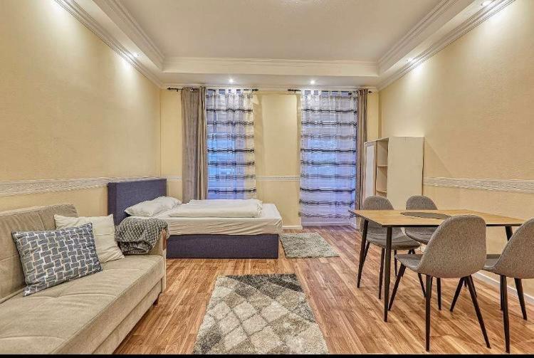 Lovely Airbnb Near Schoenbrunn Appartamento *