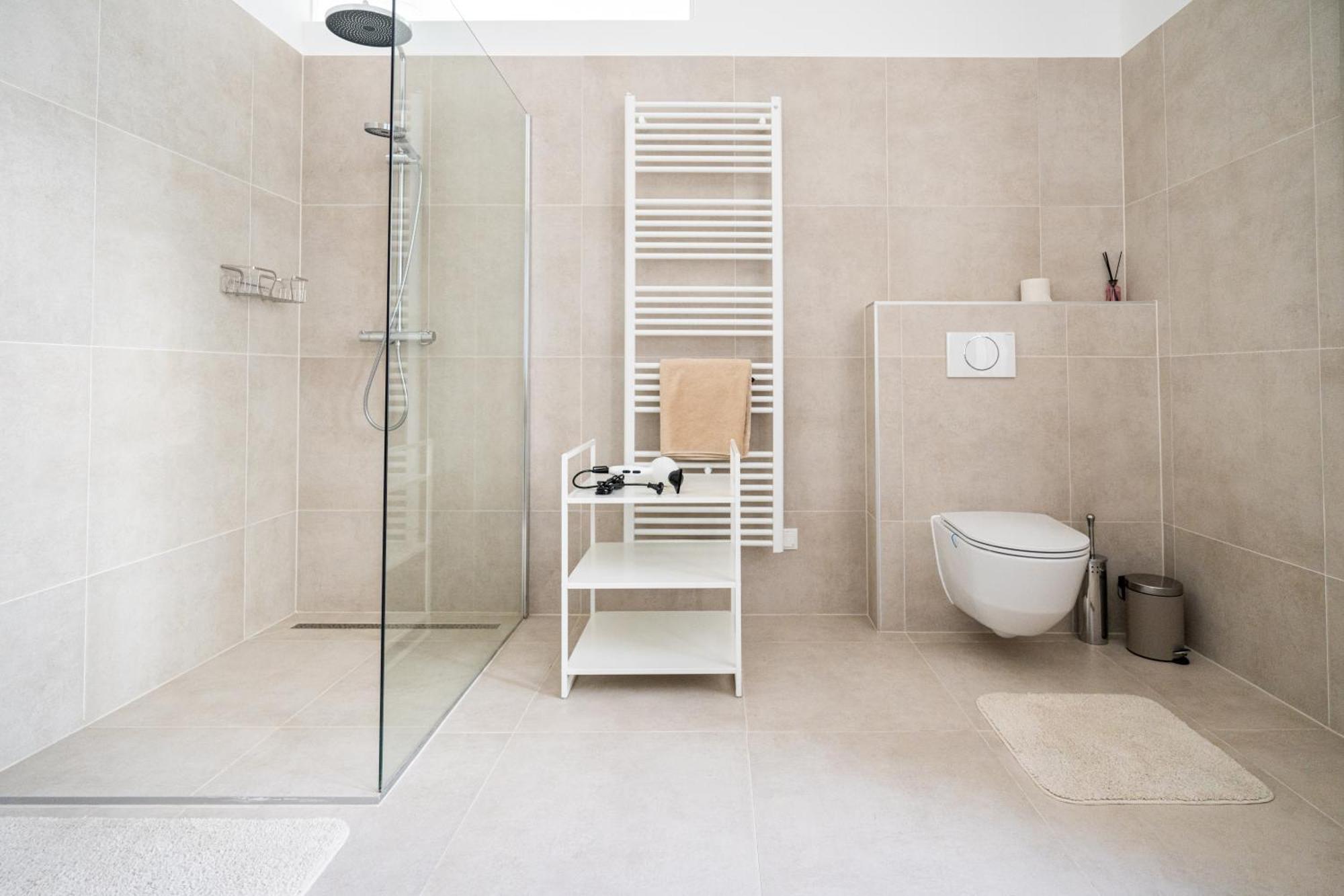 4ty3 - Spacious In The Heart Of The 8th District Is Calling Apartamento