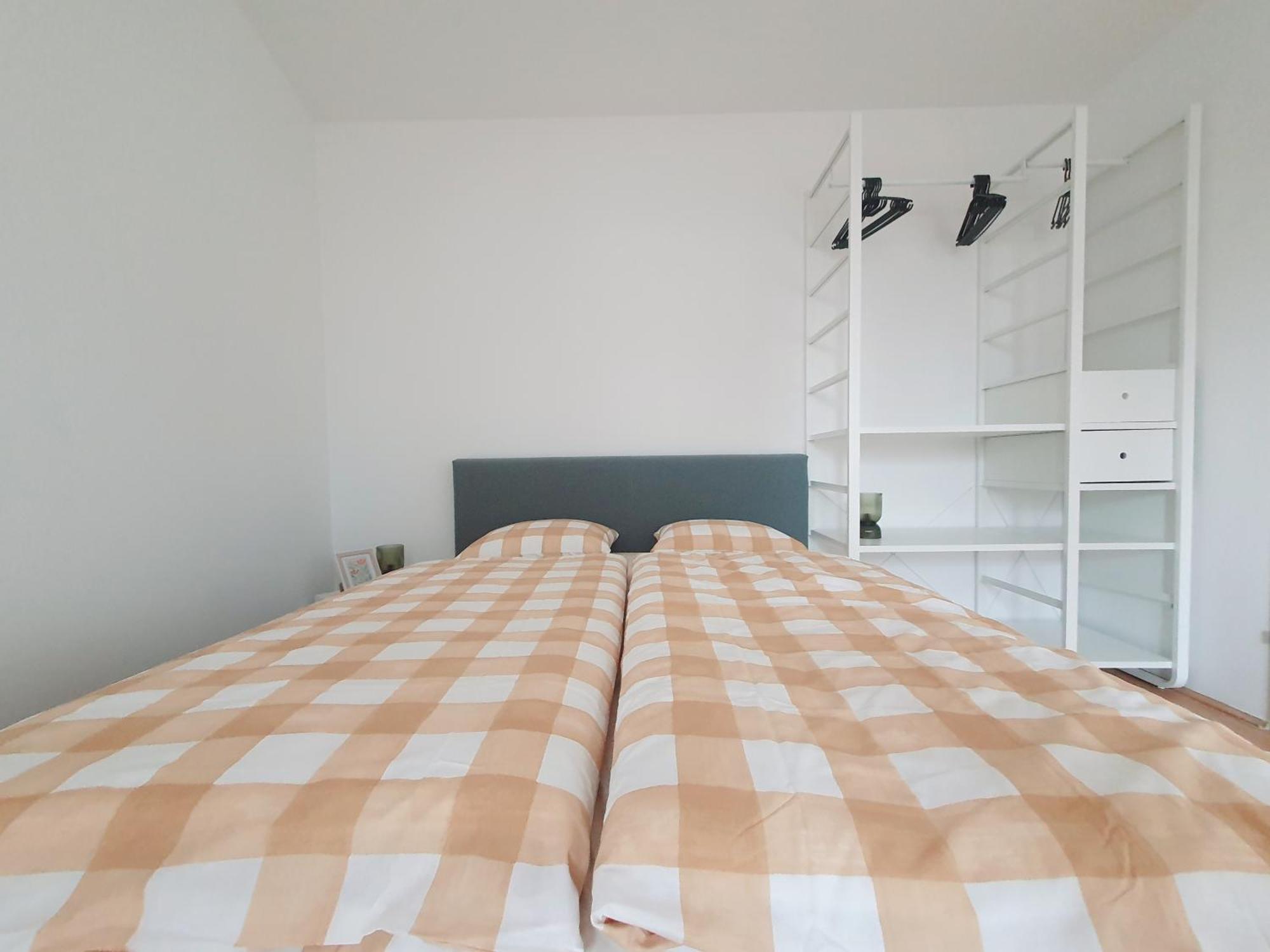 Near Lake One Bedroom Adorable *