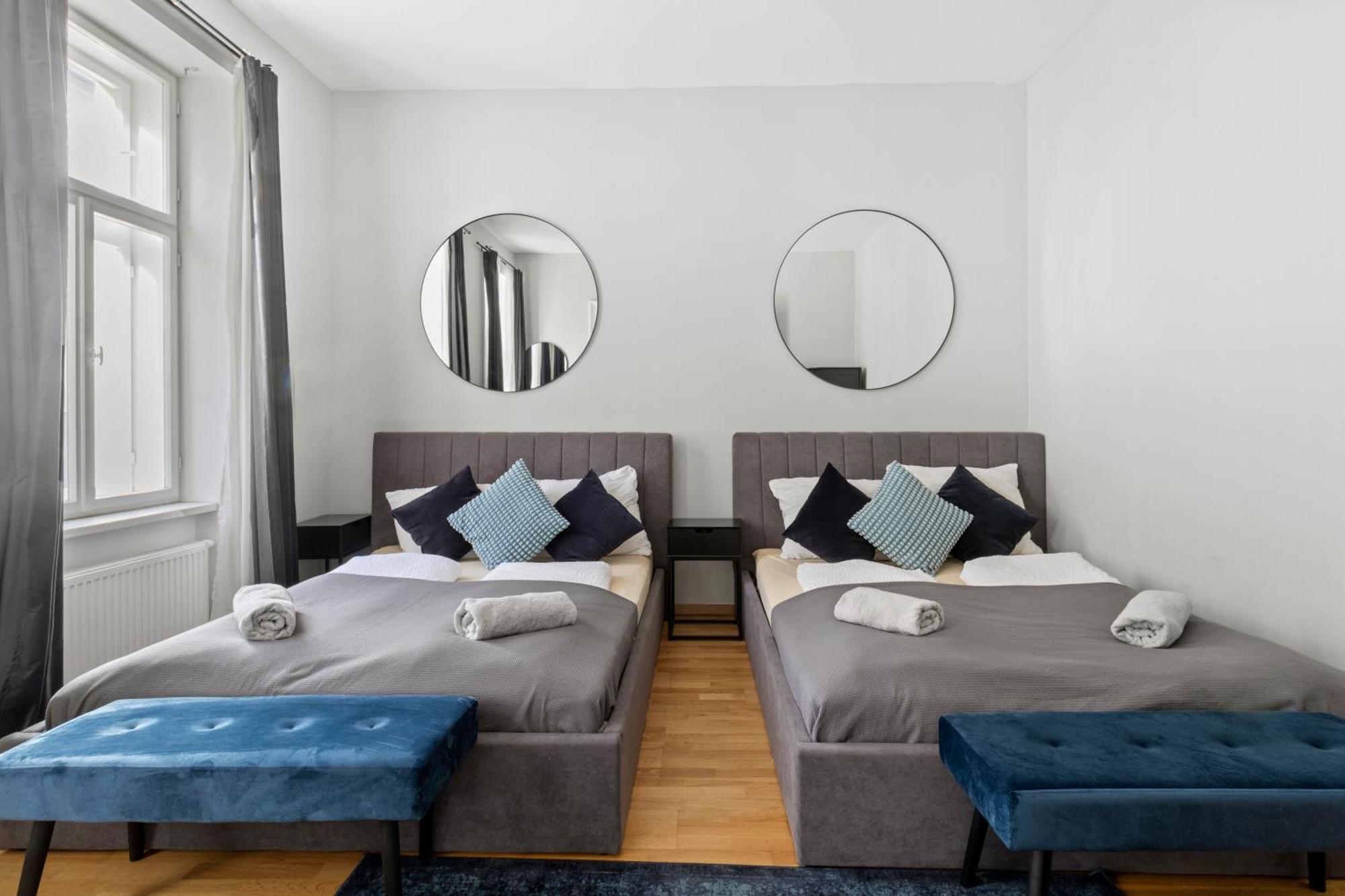 Three Bedrooms - 69 M² - 4 Min To U4 Metro Station Apartment
