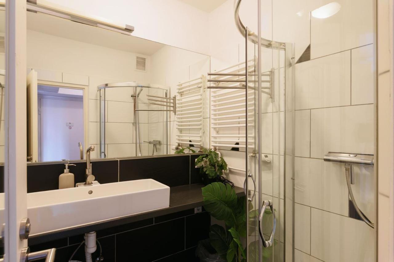 Apartment Modern In Prime Location *