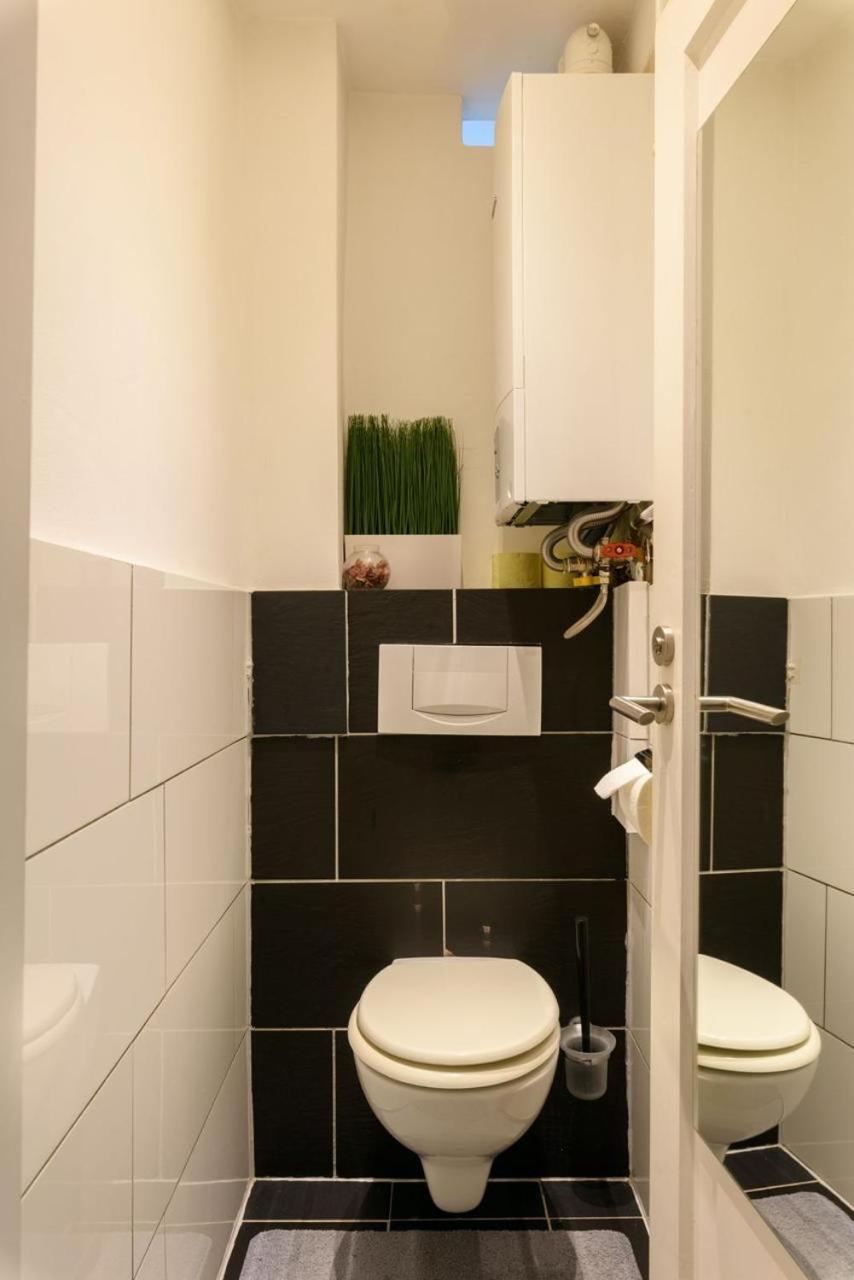 Modern In Prime Location Apartment *