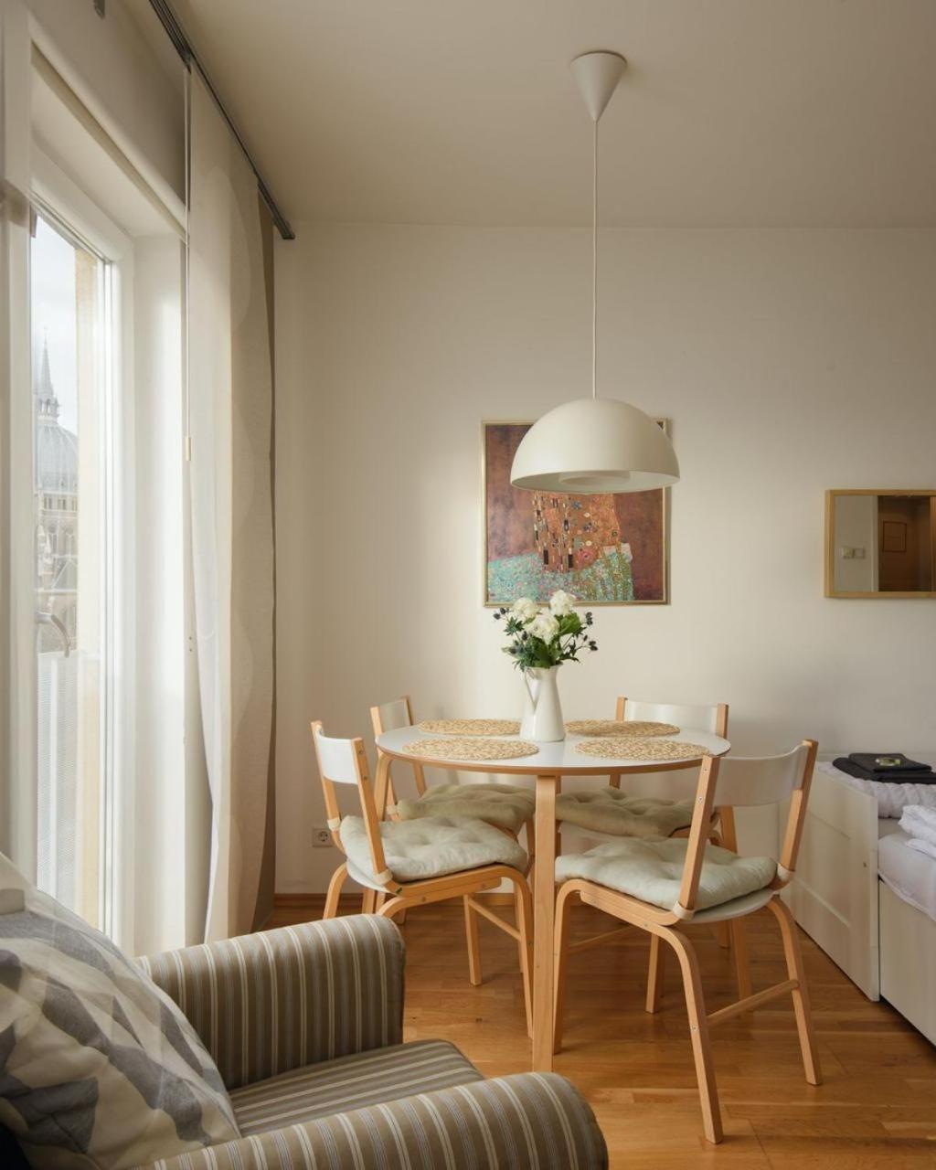Modern In Prime Location Apartment Vienna