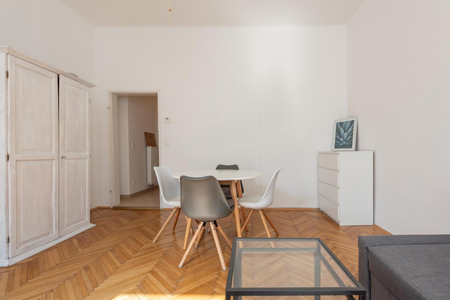 Apartment Zentral Und Ruhig Bei Schoenbrunn Vienna