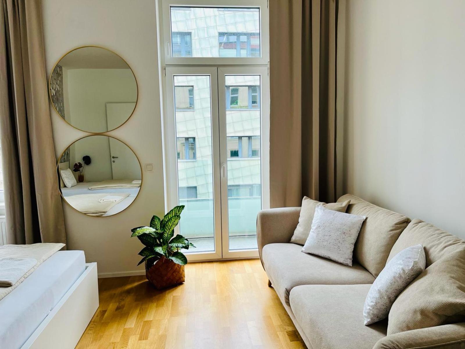 Apartment Zentrales Mit Balkon *