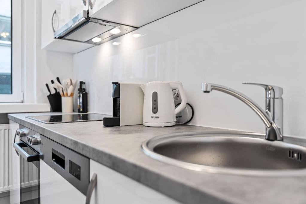 Apartment Cozy In Quiet Location, Fast Train Station 100m Away, Contactless Check-in *