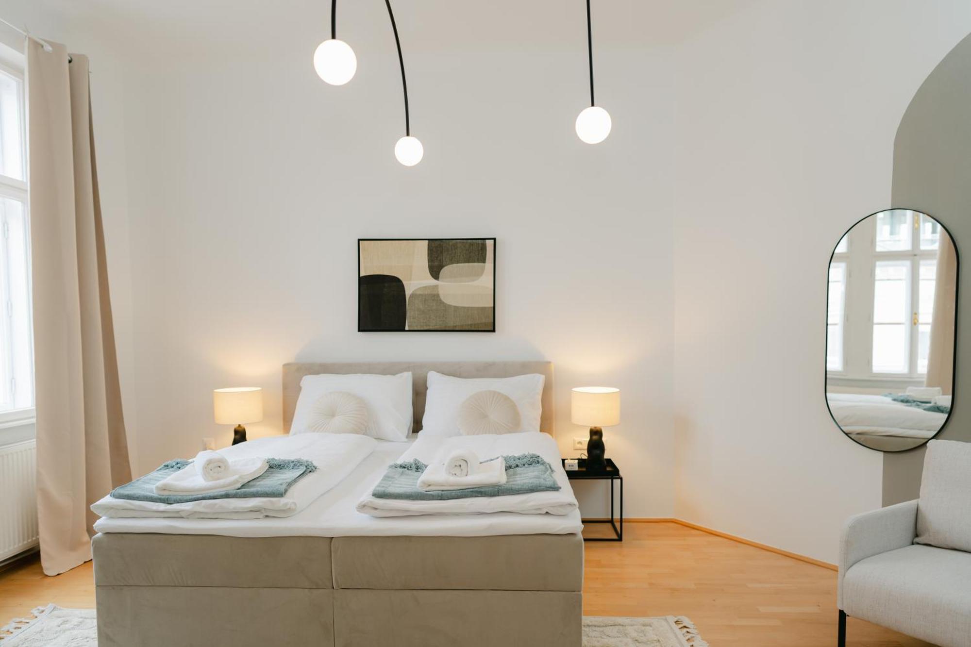 Stylish For 4-6, 5 Min To Center, No Lift Currently * Vienna