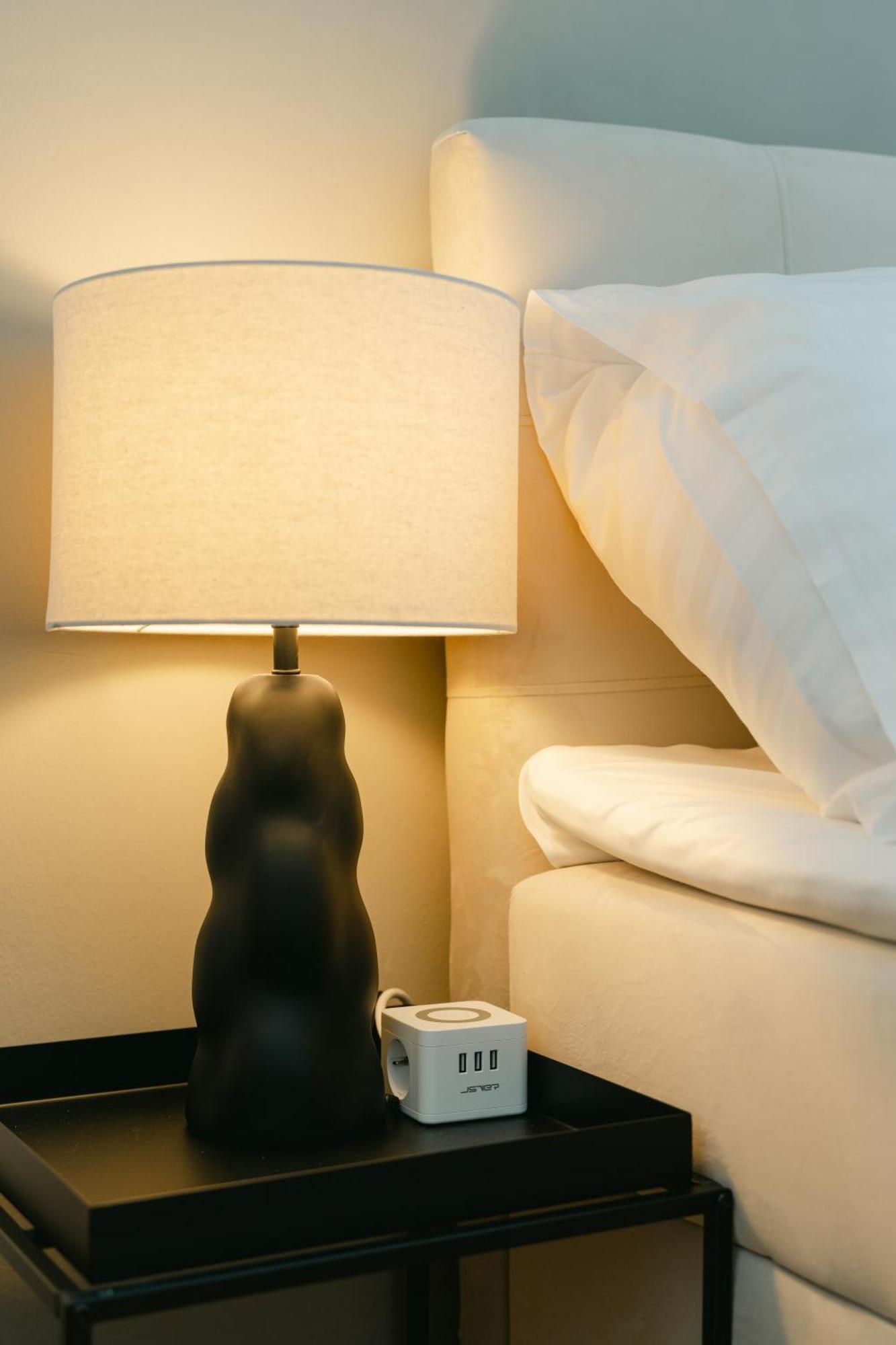 Stylish For 4-6, 5 Min To Center, No Lift Currently Apartment Vienna