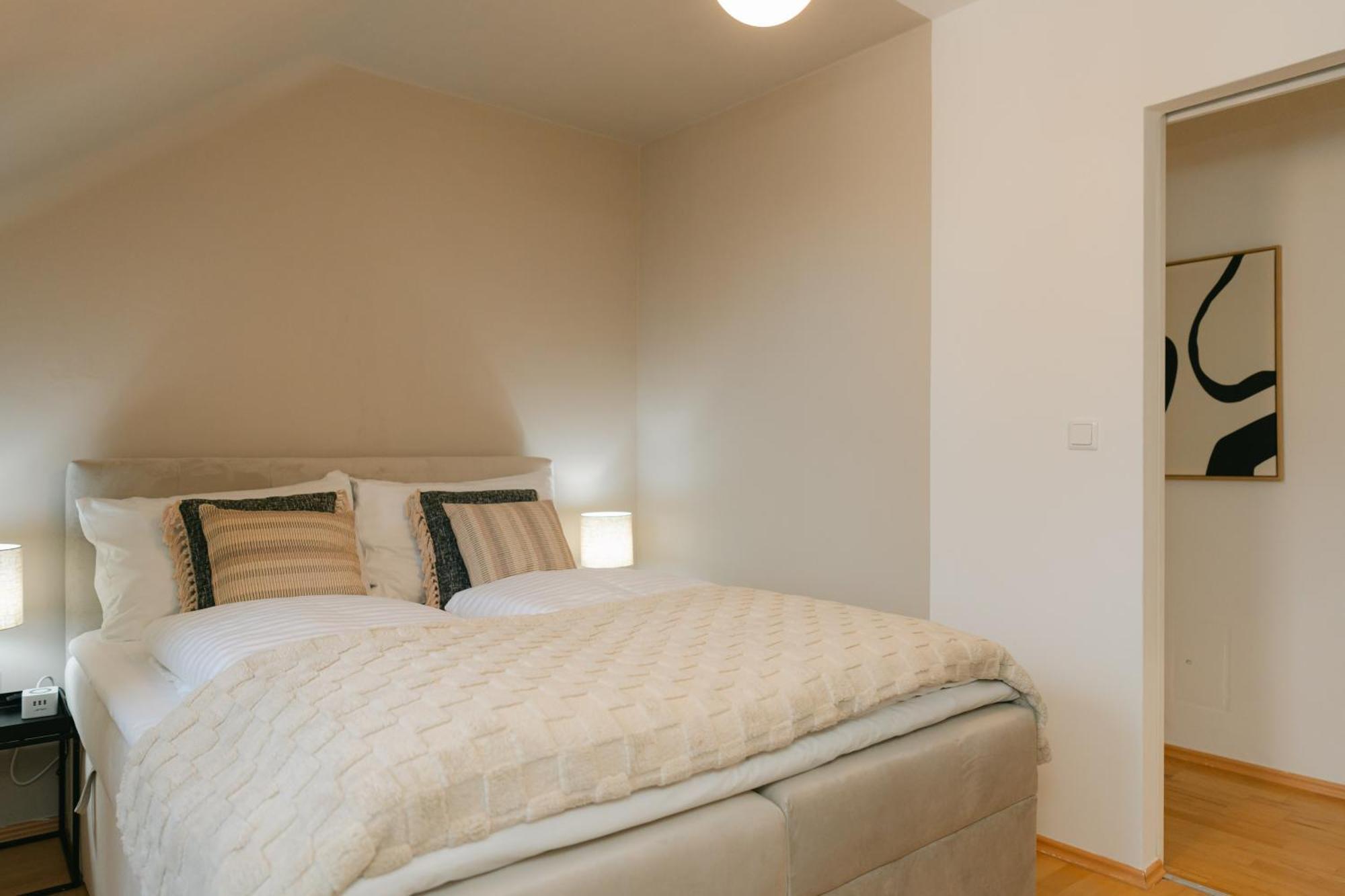 Apartment Comfy For 4-6, 5 Min To Center, No Lift Currently Vienna