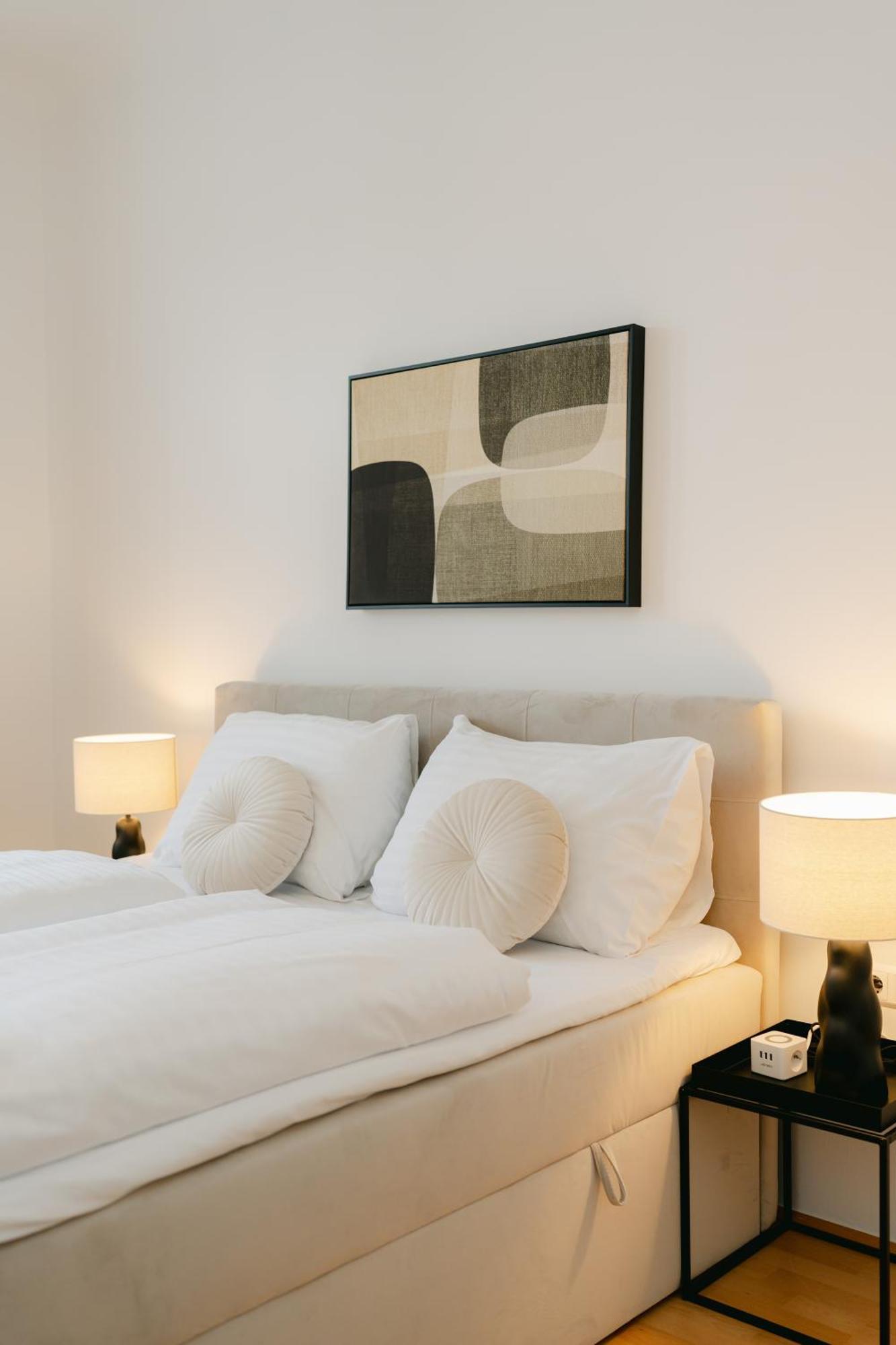 Apartment Stylish For 4-6, 5 Min To Center, No Lift Currently