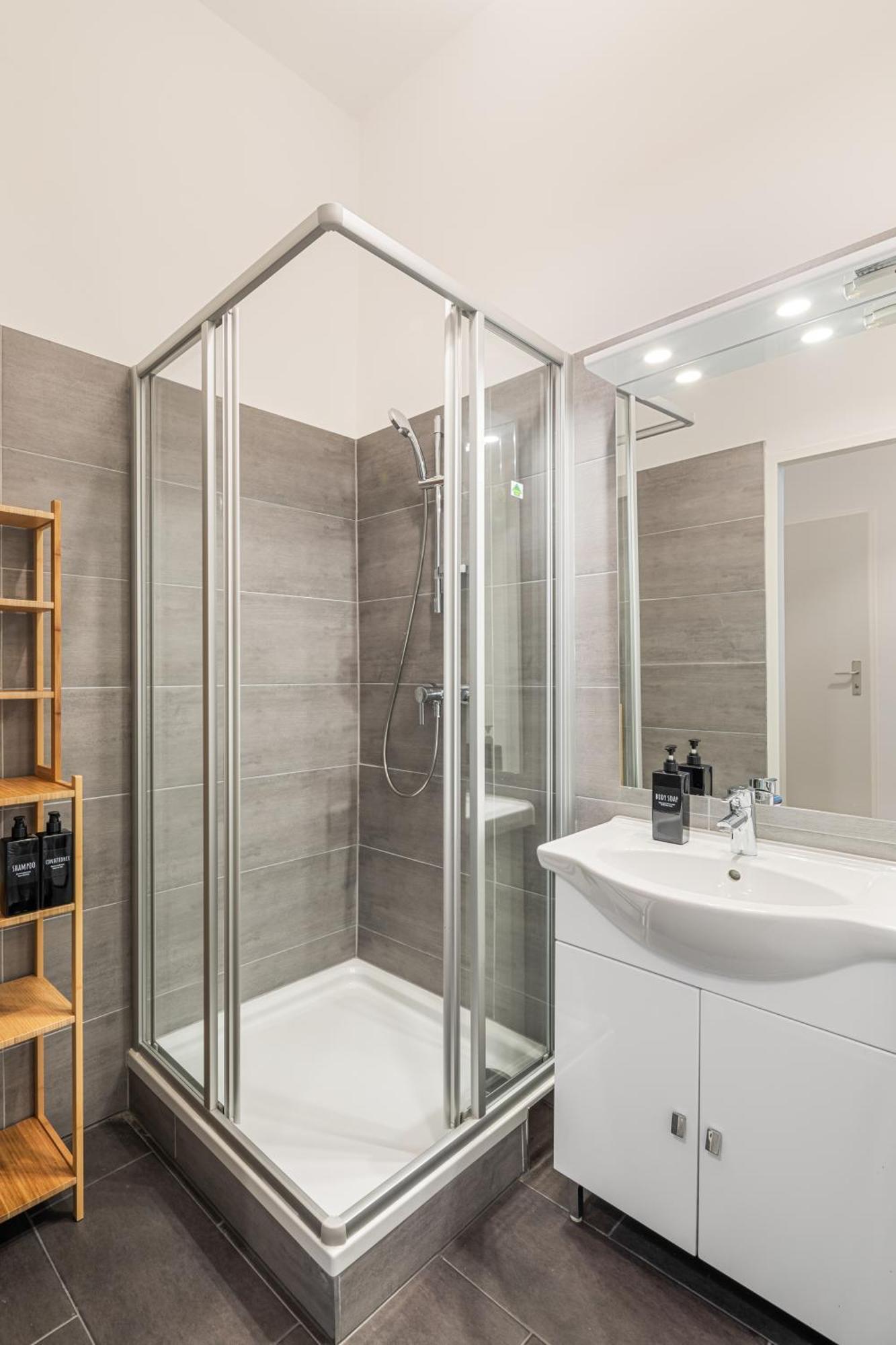 Apartamento 2 Bed I 82 M2 I Comfy I 160 Mbit Wifi *