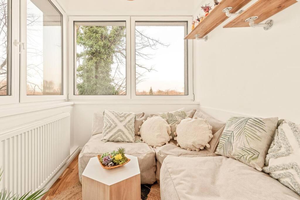 Cozy In Quiet Location, Fast Train Station 100m Away, Contactless Check-in