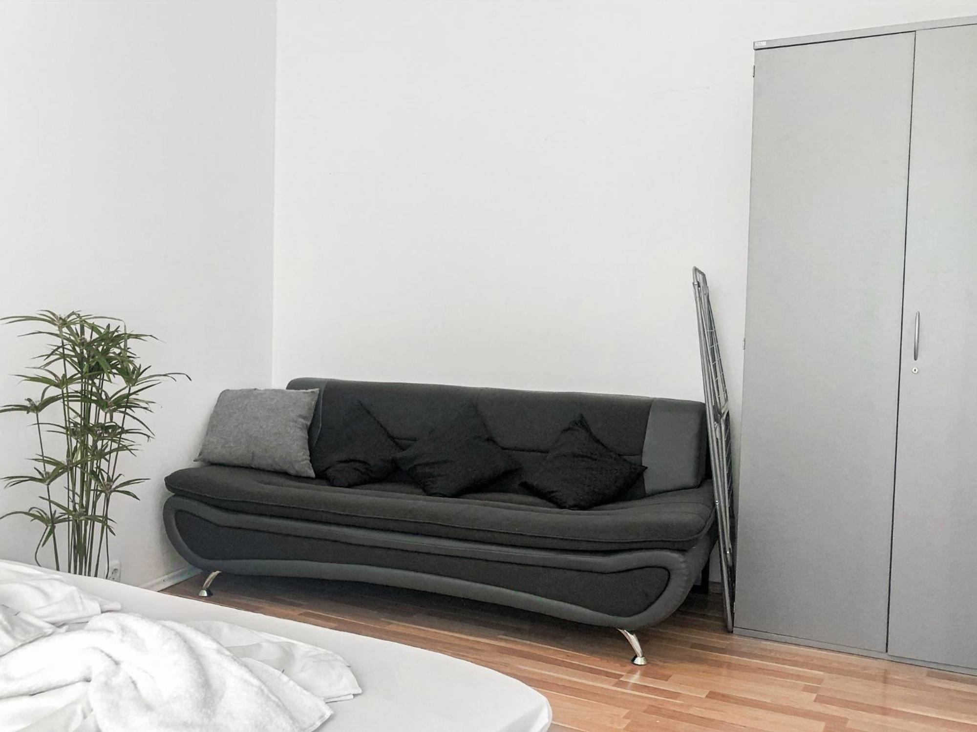 Apartment Stylish 2-br In Vienna's Simmering Area