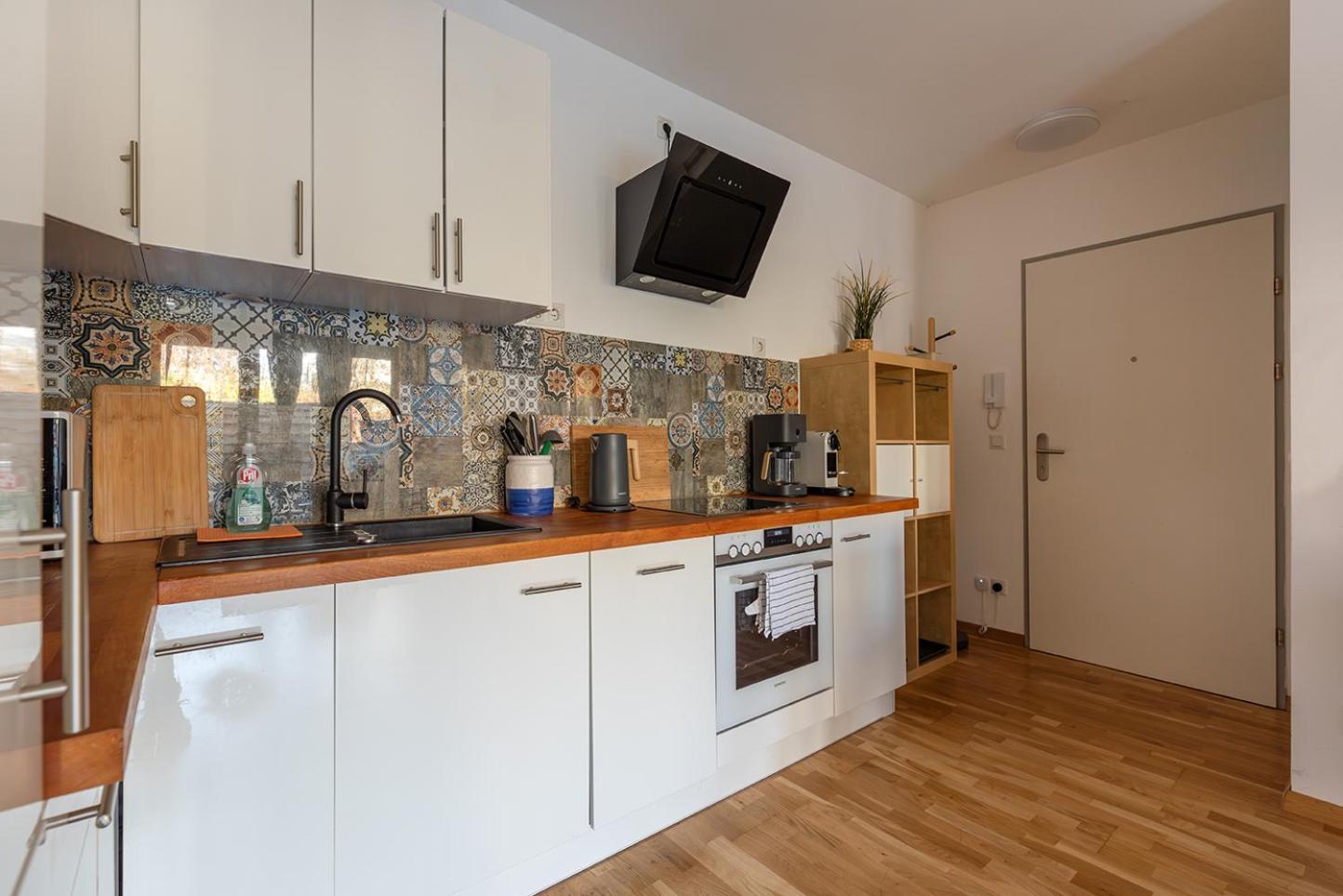 Apartment Schoenes Mit Garten Und Tiefgarage Vienna