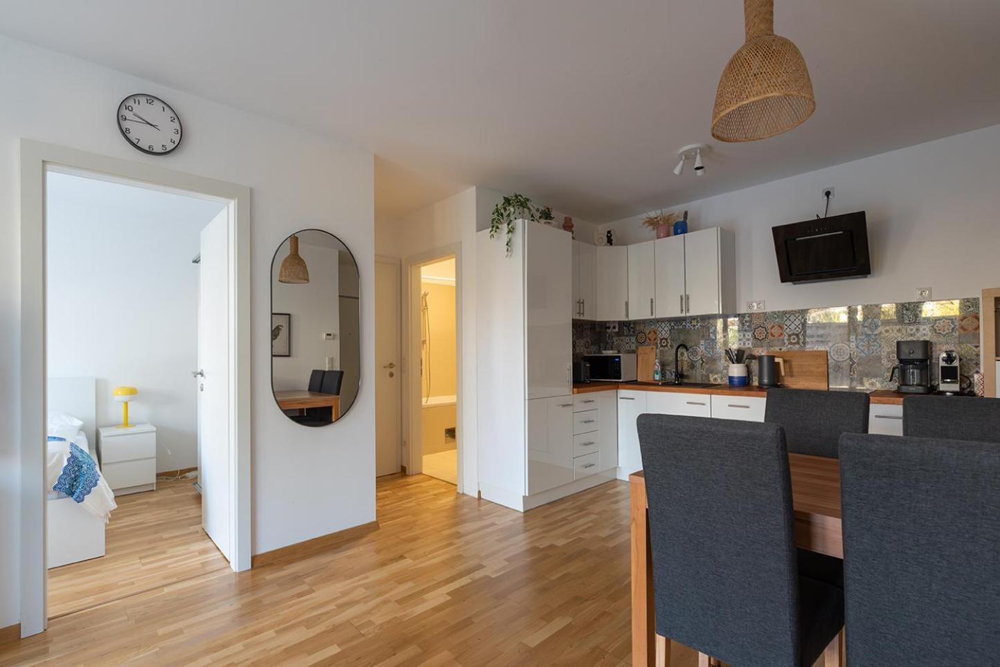 Schoenes Mit Garten Und Tiefgarage Apartment