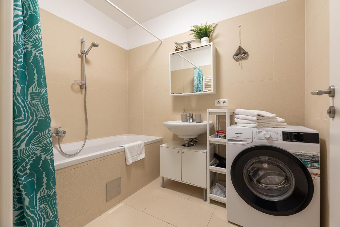 Apartment Schoenes Mit Garten Und Tiefgarage Vienna