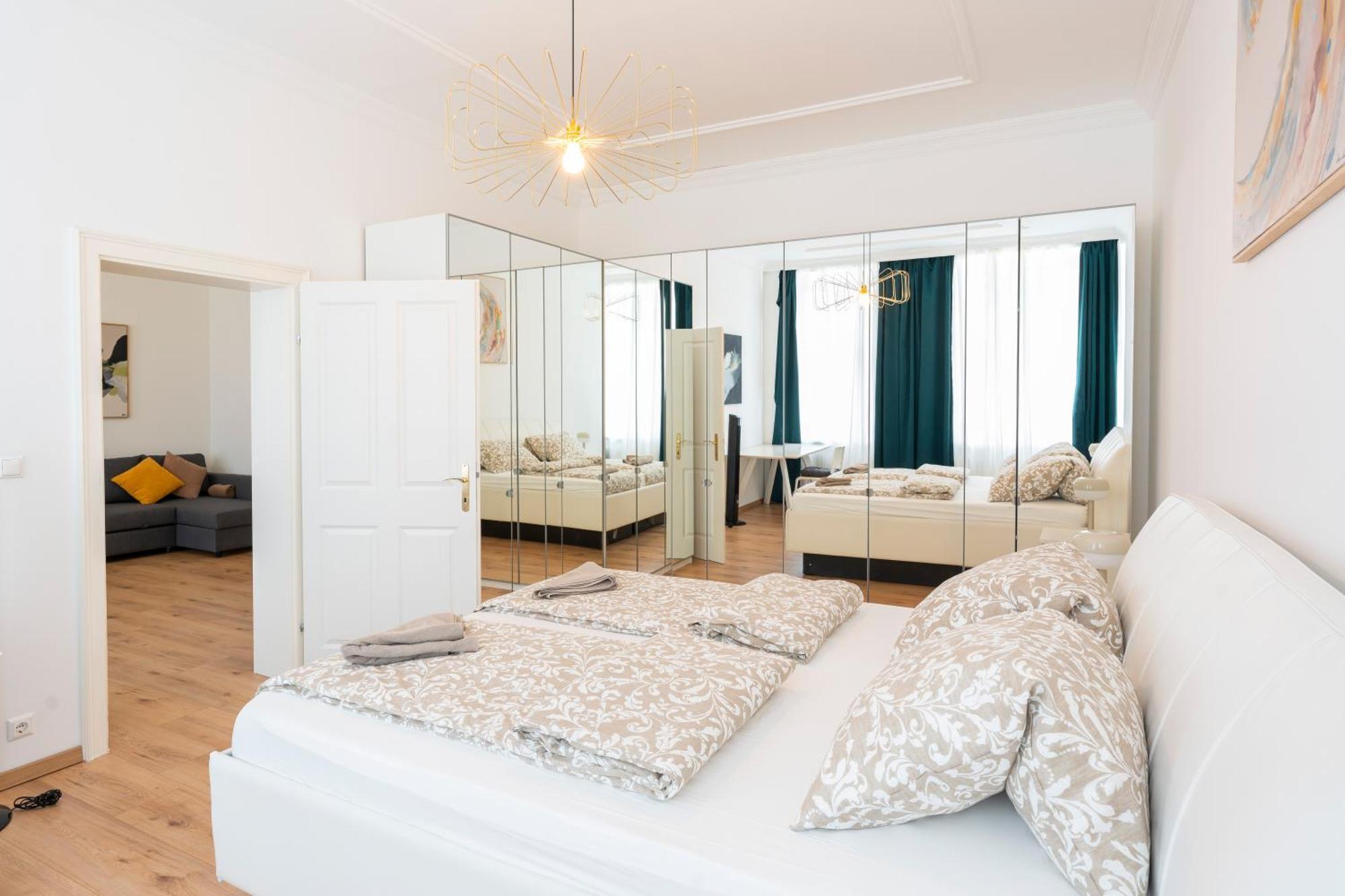 Belvedere Palace Apartment Vienna