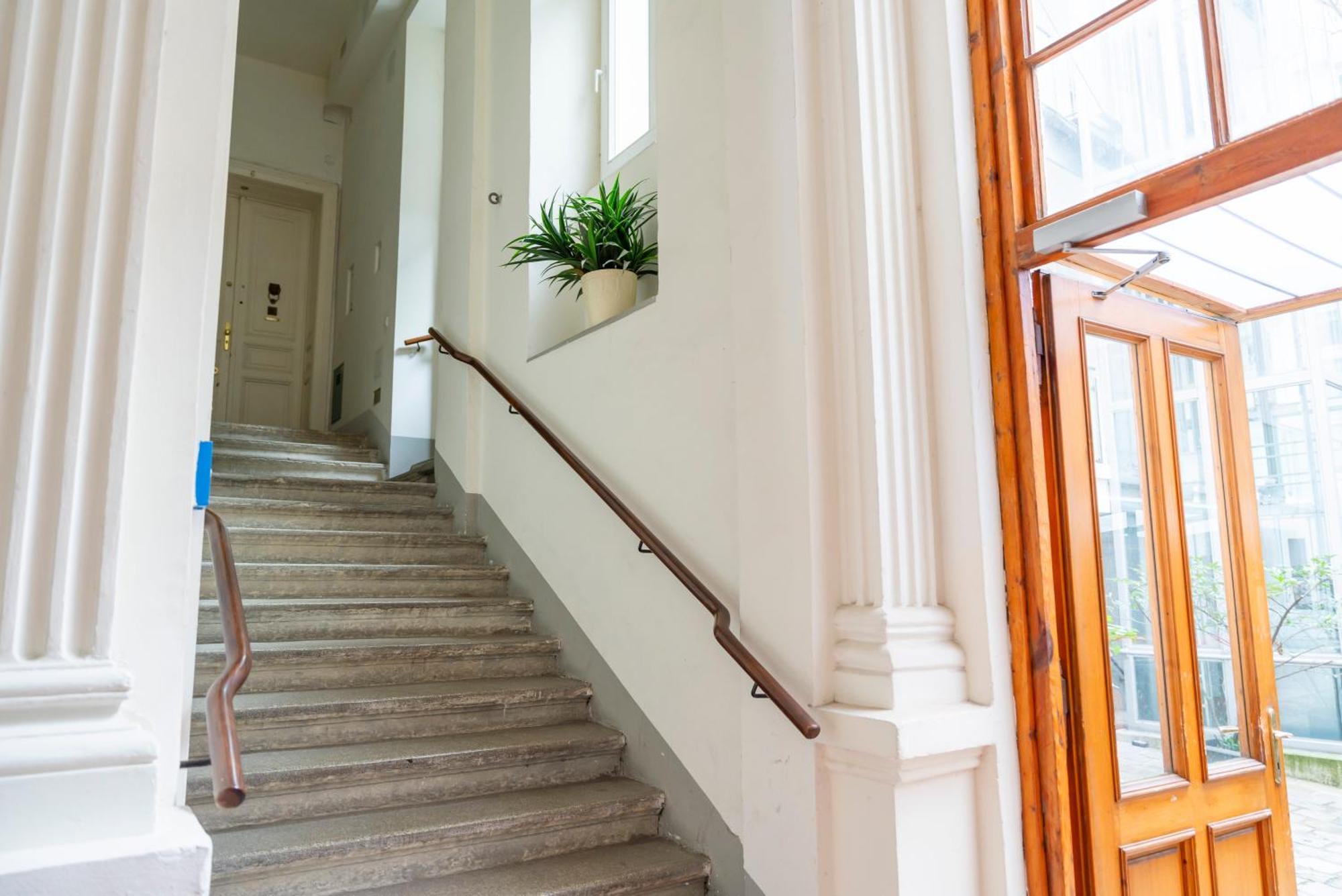 Belvedere Palace Apartment Vienna