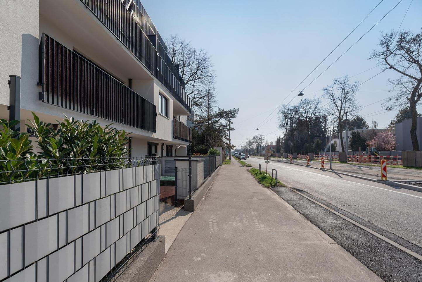 Schoenes Mit Garten Und Tiefgarage Apartment Vienna