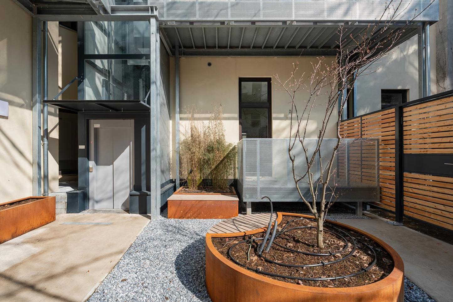 Modern Wohnen Im Renovierten Stil-altbau Apartment *