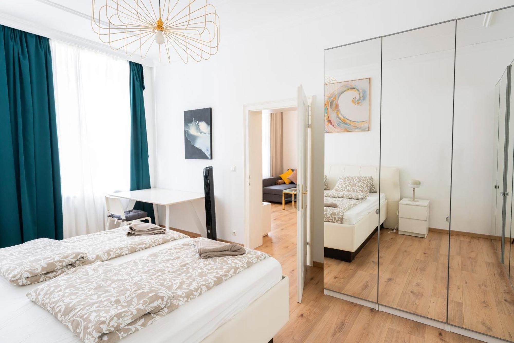 Belvedere Palace Apartment *