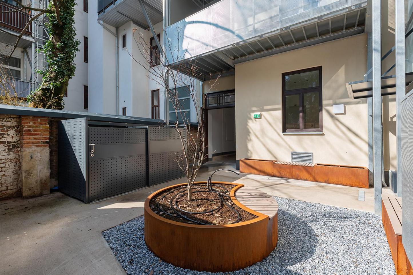 Modern Wohnen Im Renovierten Stil-altbau * Vienna