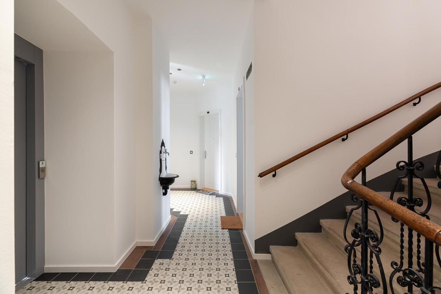 Modern Wohnen Im Renovierten Stil-altbau Apartment Vienna