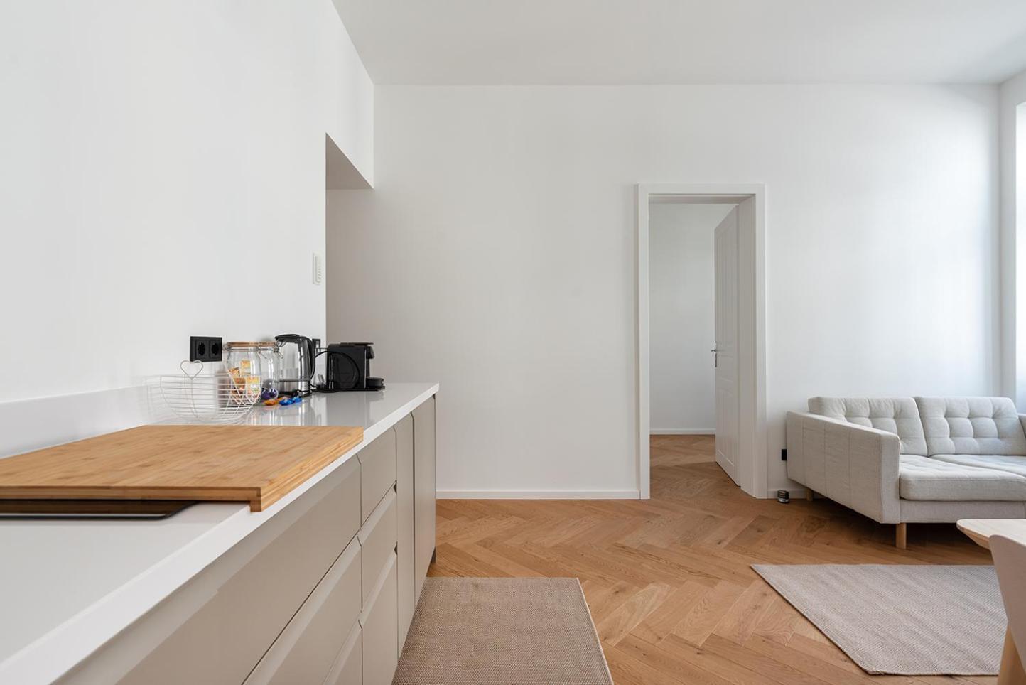 Modern Wohnen Im Renovierten Stil-altbau * Vienna