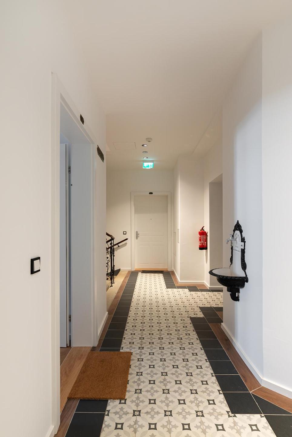Modern Wohnen Im Renovierten Stil-altbau Apartment Vienna