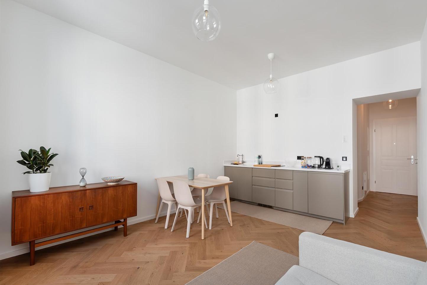 Apartment Modern Wohnen Im Renovierten Stil-altbau Vienna