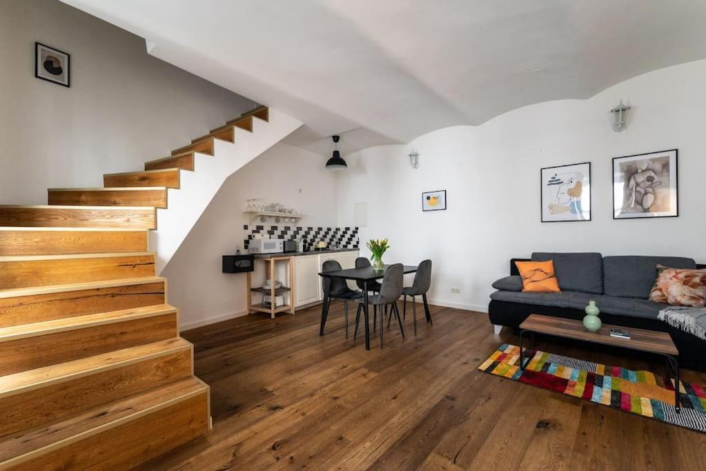 Neat 1br Duplex By Metro And Center By Hm Apartment Vienna