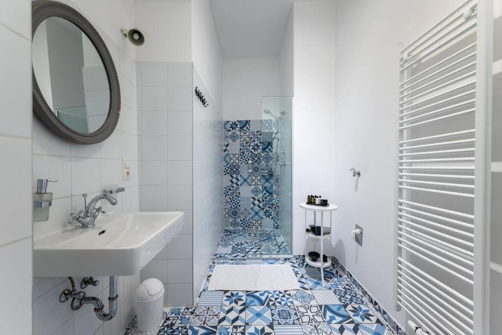 Apartment Chic Near Metro & Center By Hm