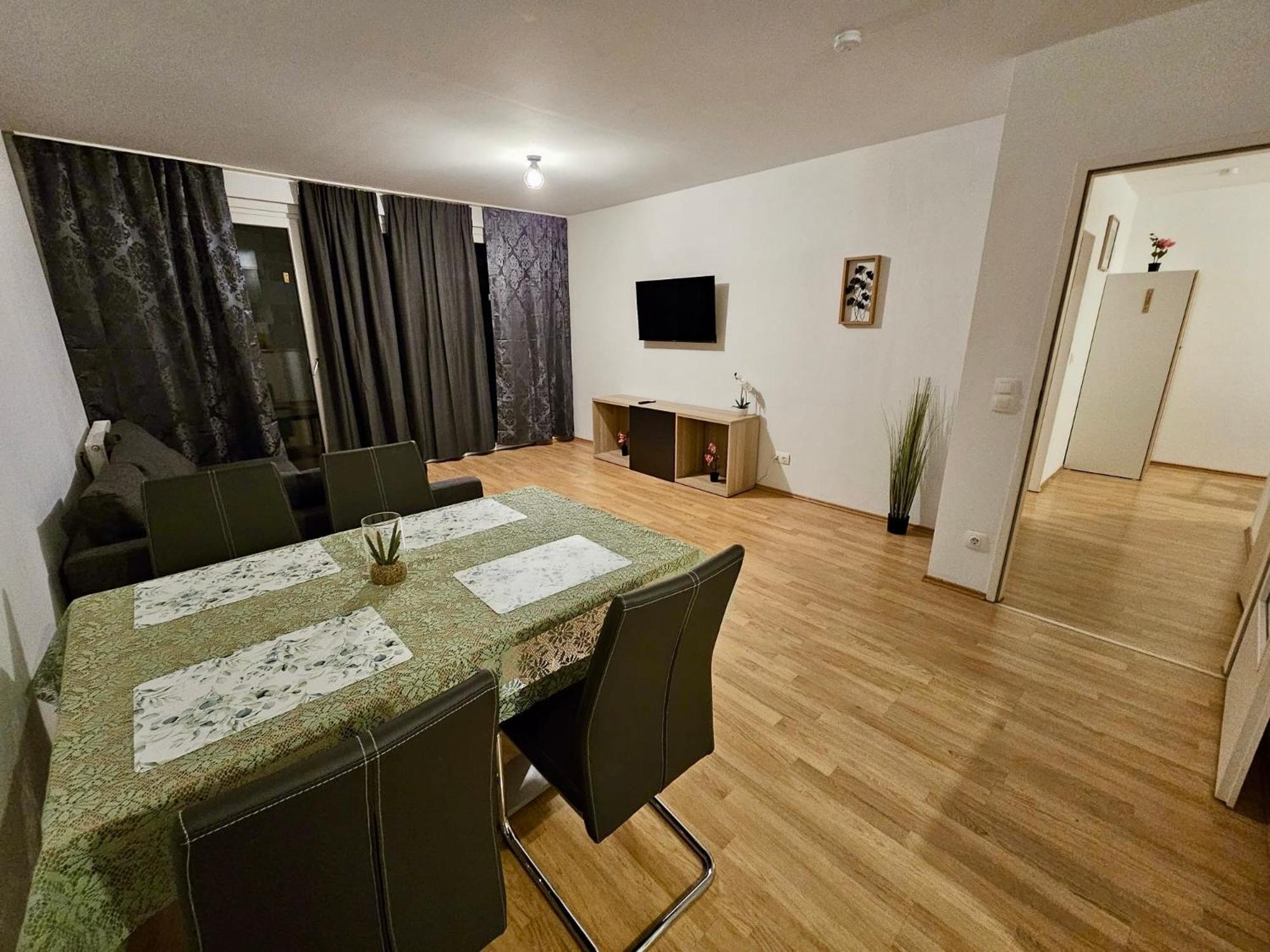 Spacious 1br With Balcony Above Citygate Shopping Complex With Metro Access *