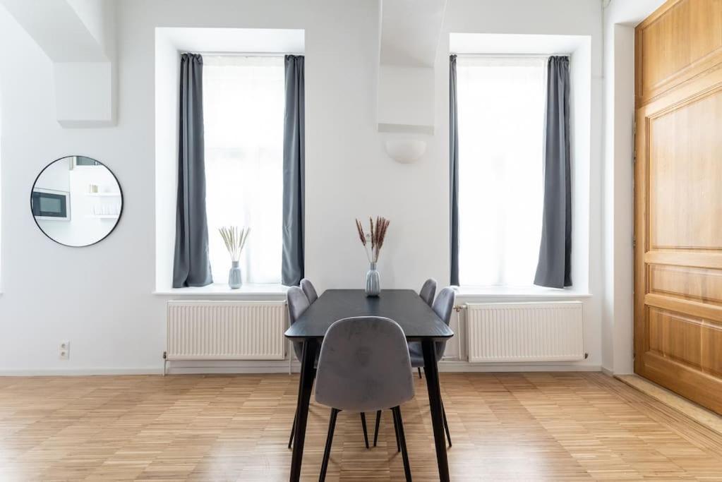 Family 2br Oasis Steps From By Hm Apartment Vienna