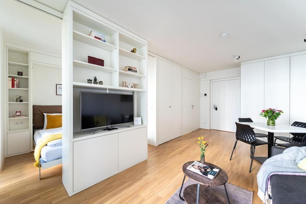 Apartment Hm • New Studio By Wu & Messe
