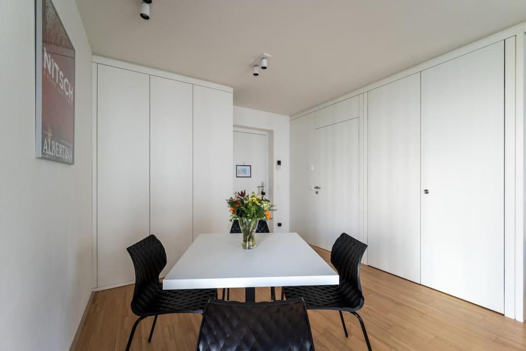 Smart With Terrace By Hm * Vienna