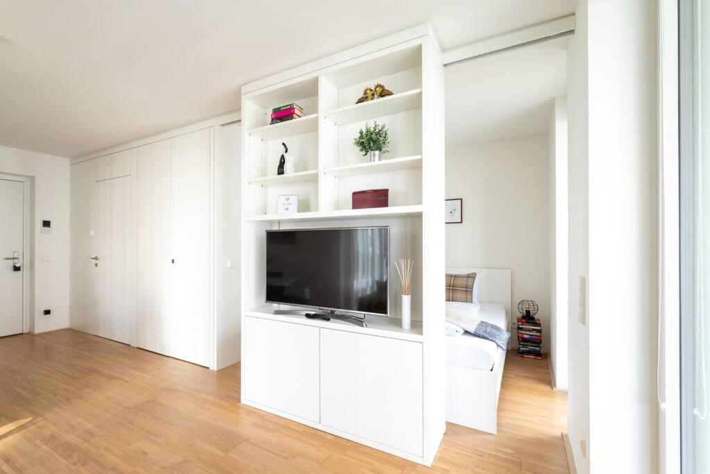 Smart With Terrace By Hm Vienna